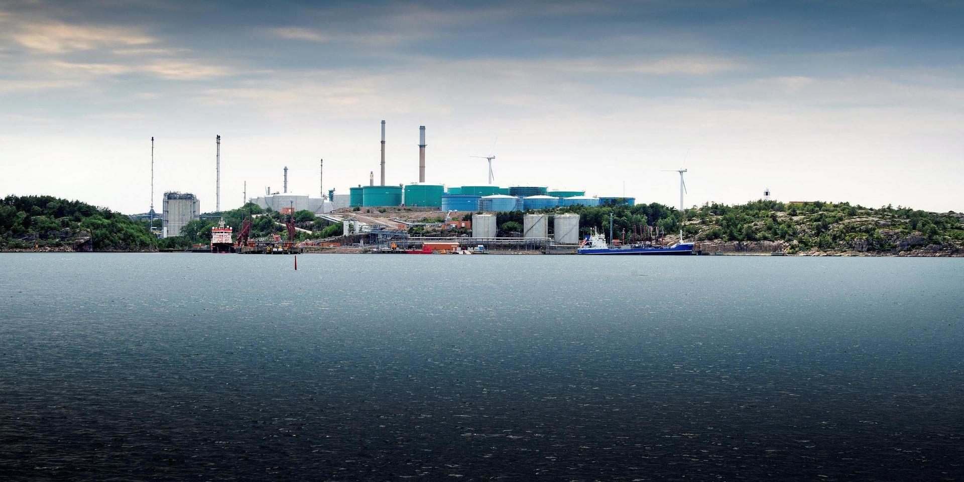 Preems utbyggnad av raffinaderiet är en av Sveriges mest ifrågasatta investeringar. Det är således obegripligt hur Lysekils kommun kan ta så lättvindigt på en sådan här miljöskadlig verksamhet, skriver Inge Löfgren, Lysekil-Munkedals Naturskyddsförening. 