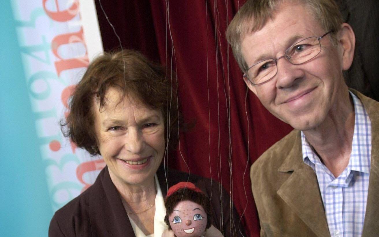 Anita Lindman Lamm och Ola Lundberg, som styrde dockan Televinken och gjorde rösten. Arkivbild från 2004.