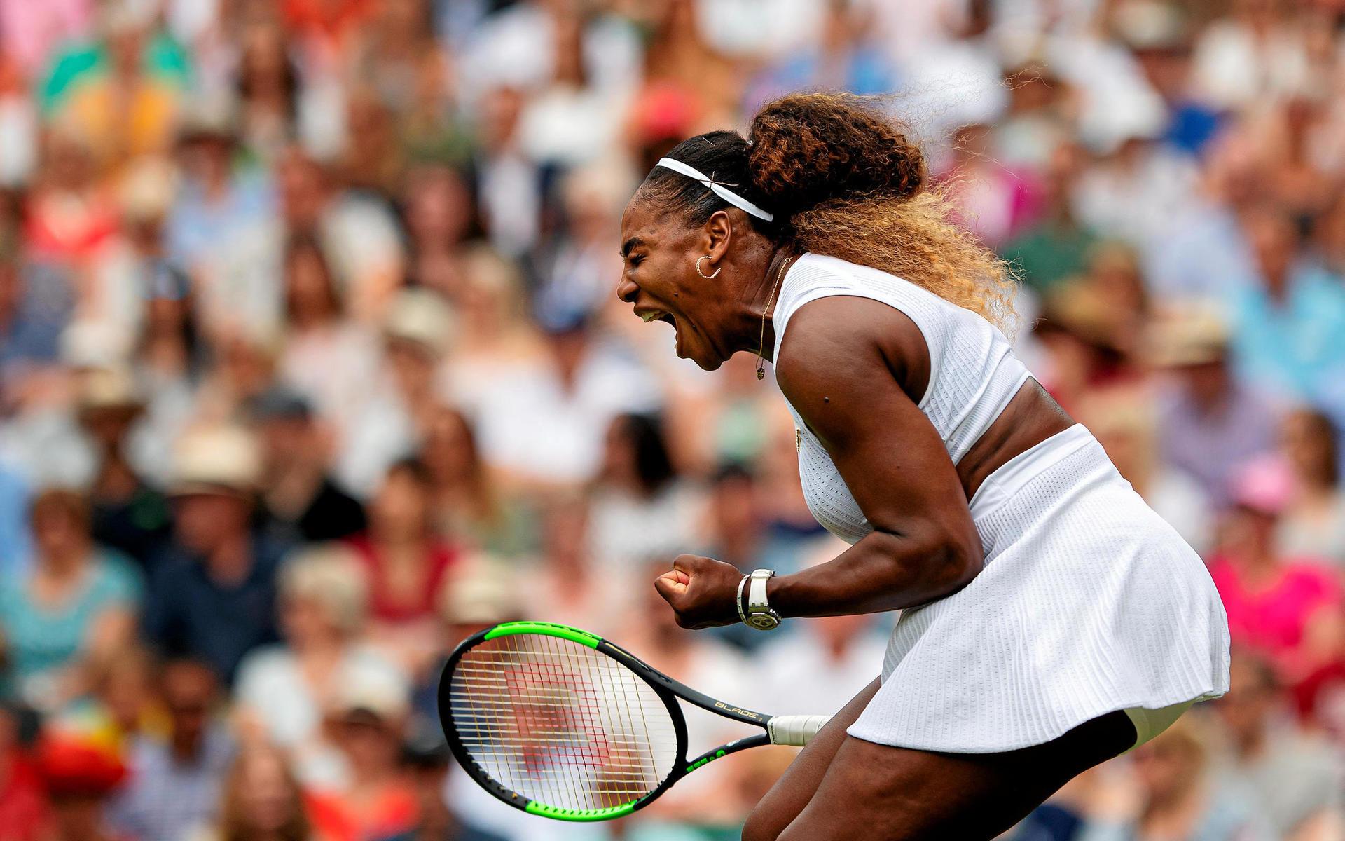 Serena Williams tog ännu en seger i Wimbledon när hon vann sin kvartsfinal.