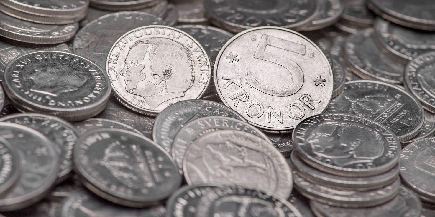 Mynt till ett värde av 1,6 miljarder har fortfarande inte lämnats in efter myntutbytet i somras. Arkivbild