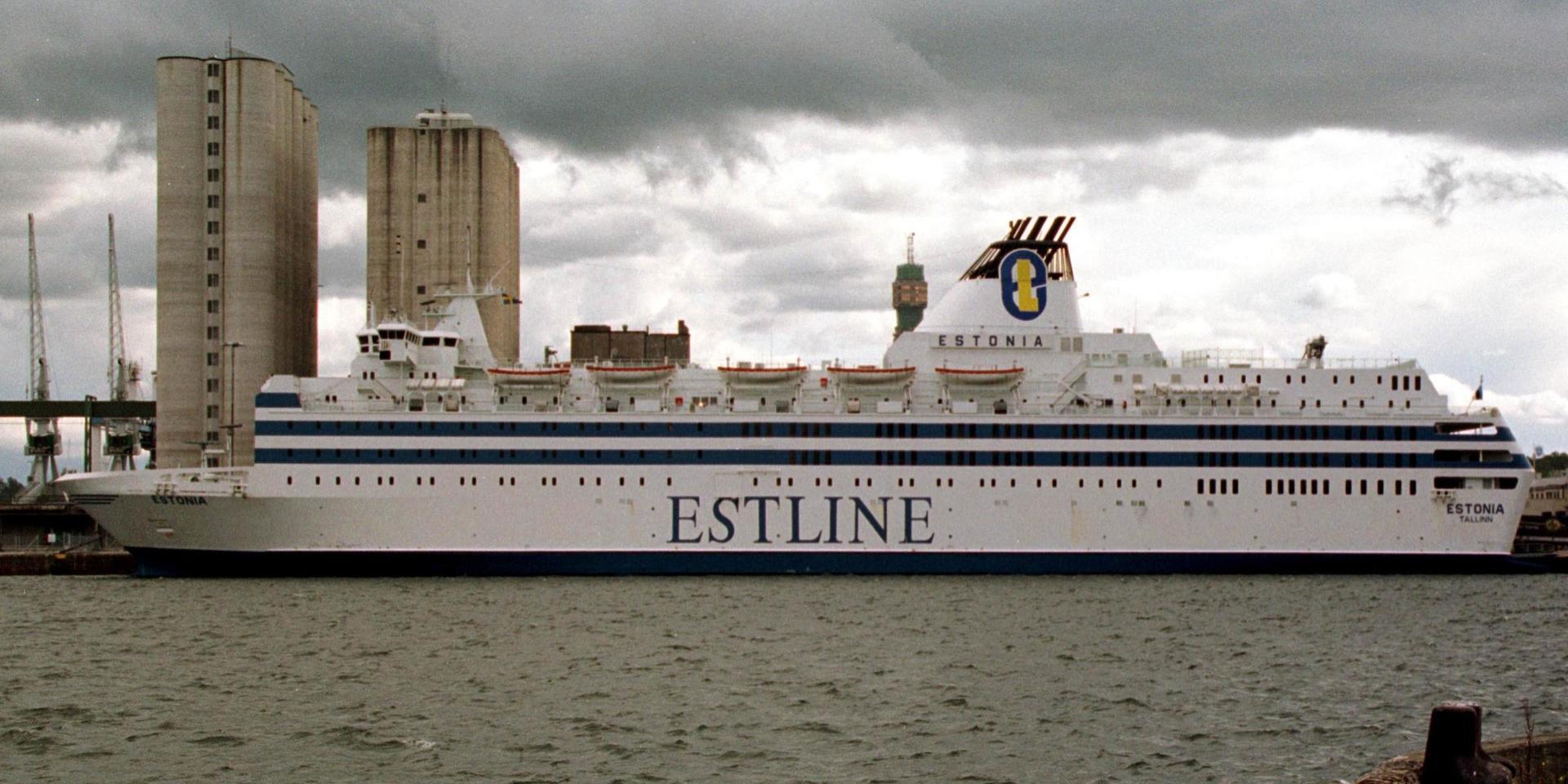 Fartyget M/S Estonia i kaj vid Värtahamnen i Stockholm, i augusti 1993. Fartyget hette några år dessförinnan Viking Sally och var då målat i rött i stället för blått. Arkivbild.