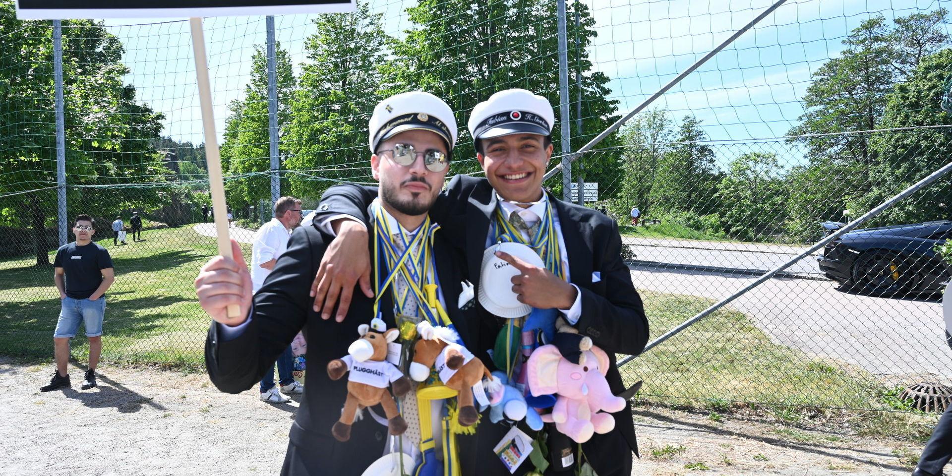 Fabian (t.h) tillsammans med klasskompisen Mohammad Al Shoura. Fabian nominerade Mohammad till klassens kompis och han vann. 