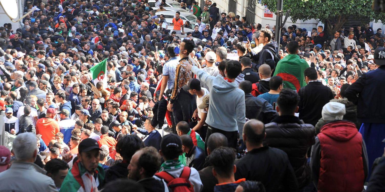 Demonstranter på Algers gator i fredags.
