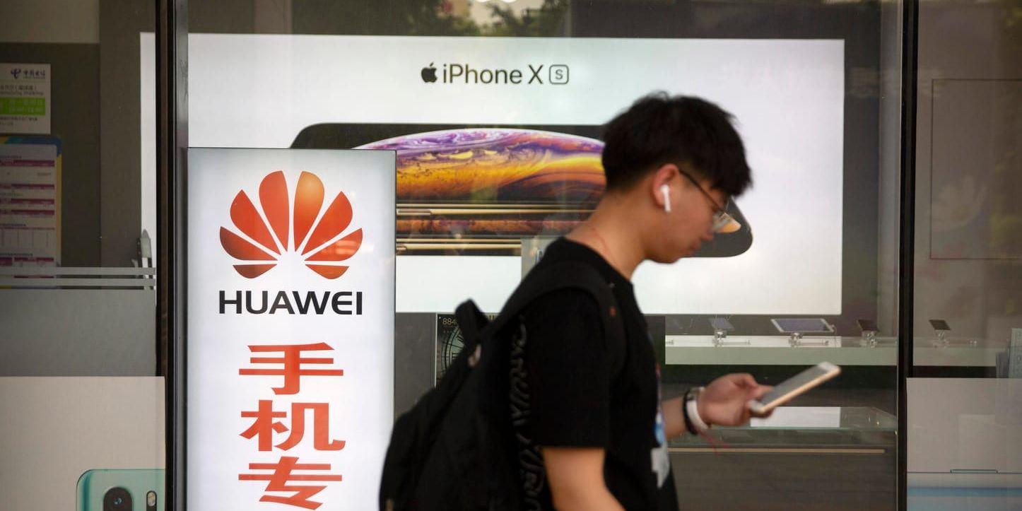 Kinesiska Huawei i blickfånget. Arkivbild.