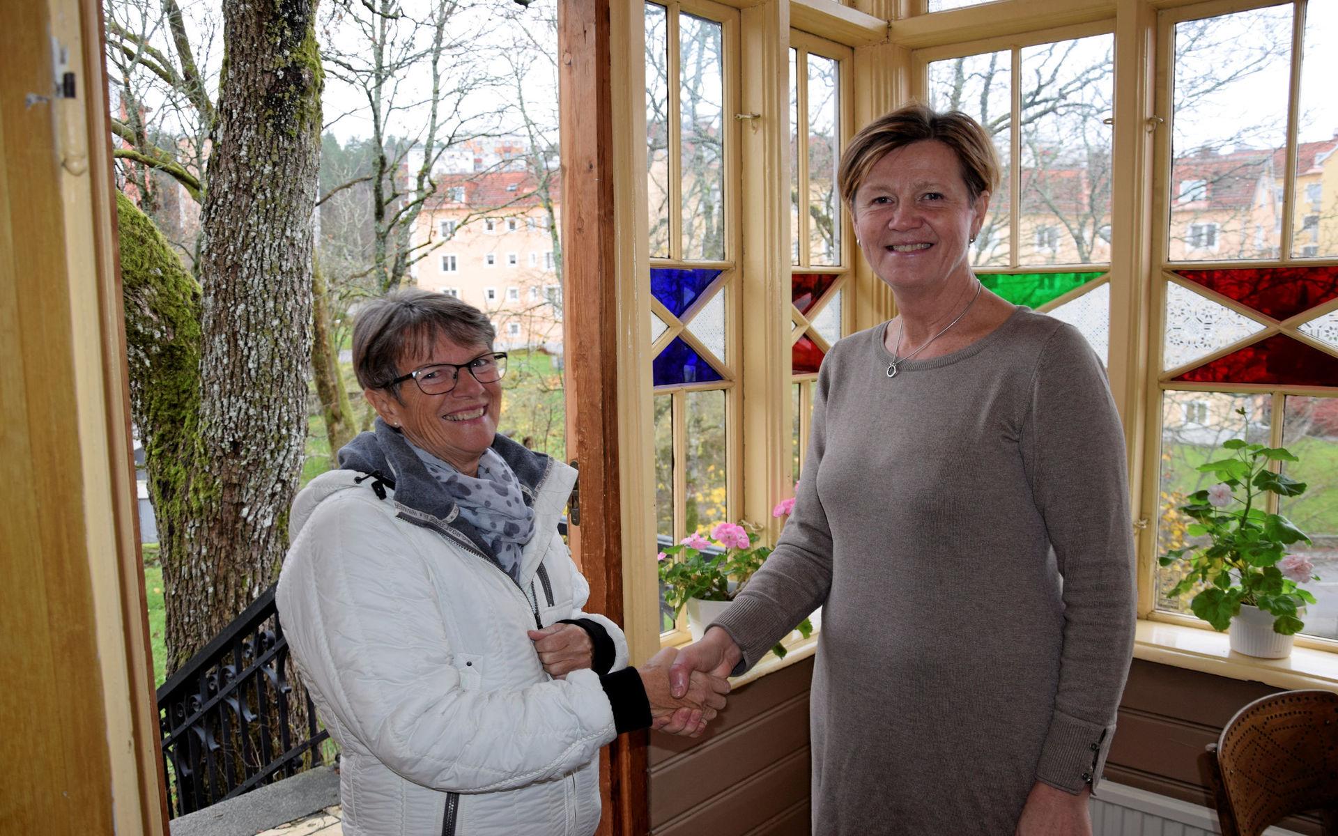 Här hälsar chefredaktör Ingalill Sundhage på Evy Lihnell och önskar henne välkommen till det öppna huset på Villa Elfkullen.