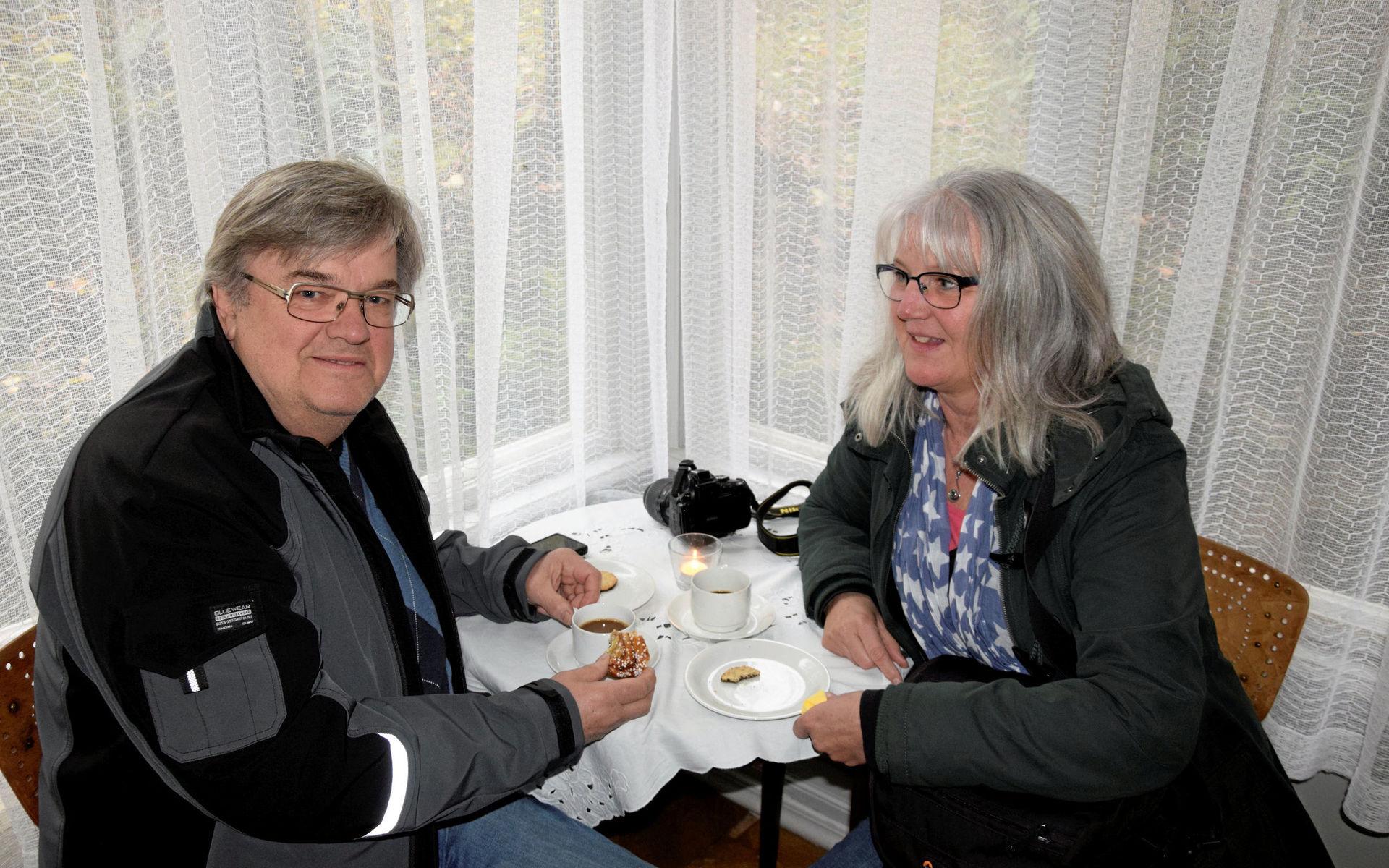 Tord Wiklund och Anna Karlsson hade åkt från Trollhättan för att titta närmare på Villa Elfkullen.