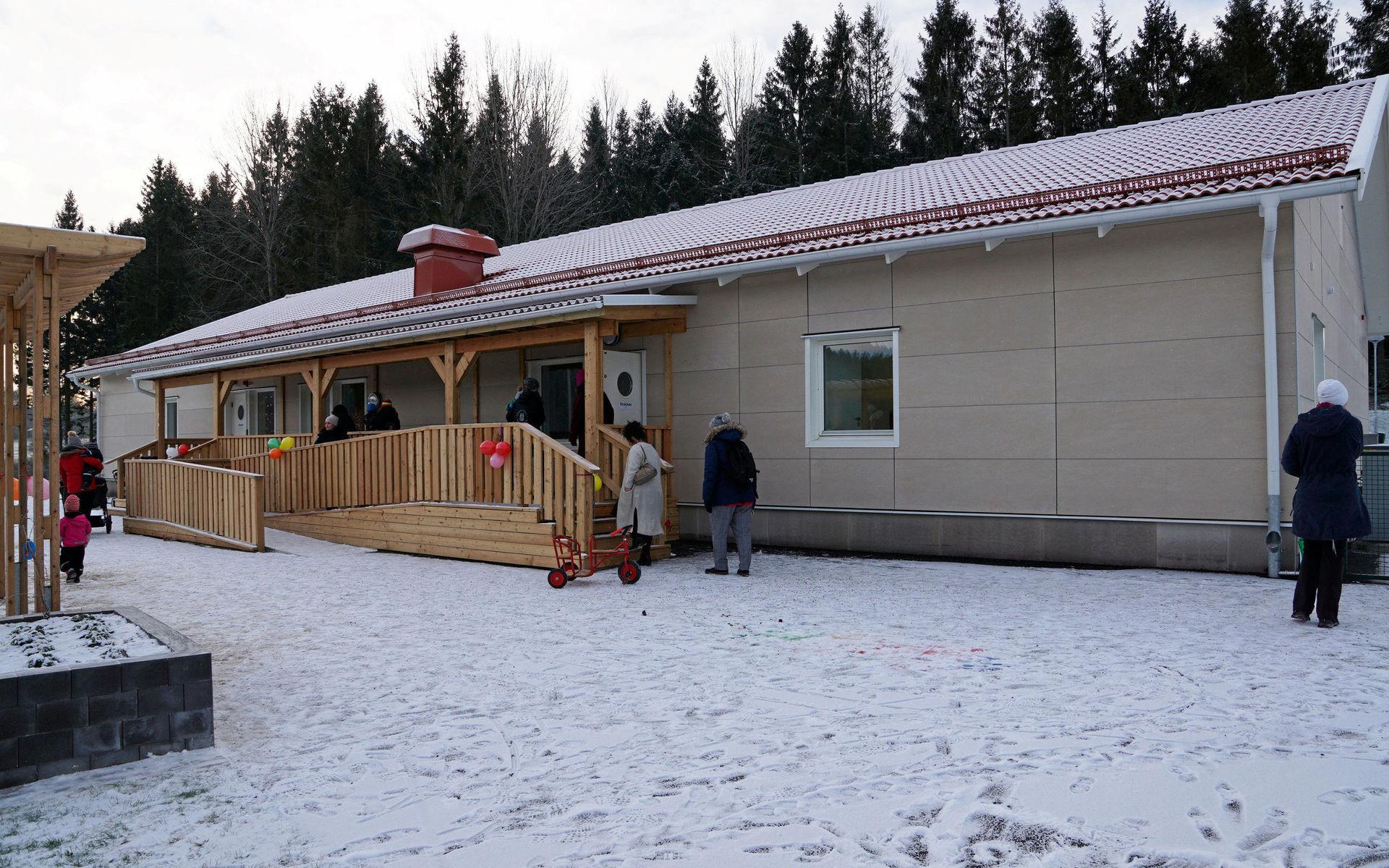 Modulbyggnaden har tidigare stått i Ljungskile men är nu på plats och invigd i Sundstrand.