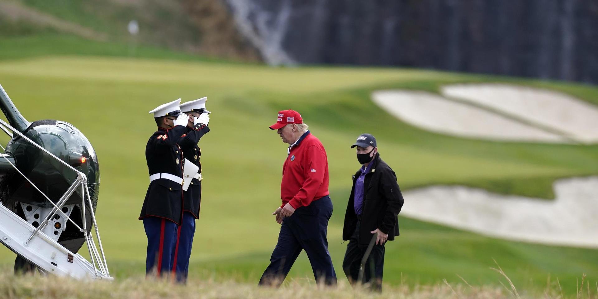 Under söndagen gjorde Donald Trump en telefonintervju med Fox News. Sedan valet den 3 november har presidenten gjort få offentliga framträdanden, och tillbringat mer tid på golfbanan.
