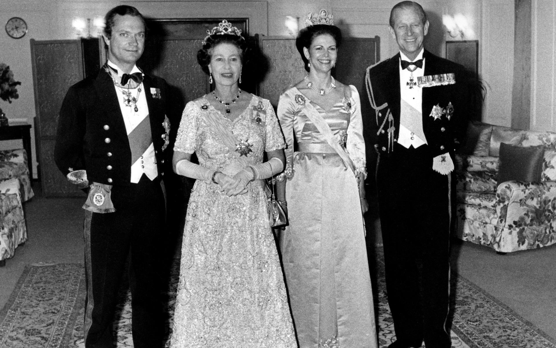1983 var det ett sällsynt kungligt besök i Stockholm när det brittiska kungaparet drottning Elizabeth II och prins Philip besökte det svenska kungaparet. Arkivbild.
