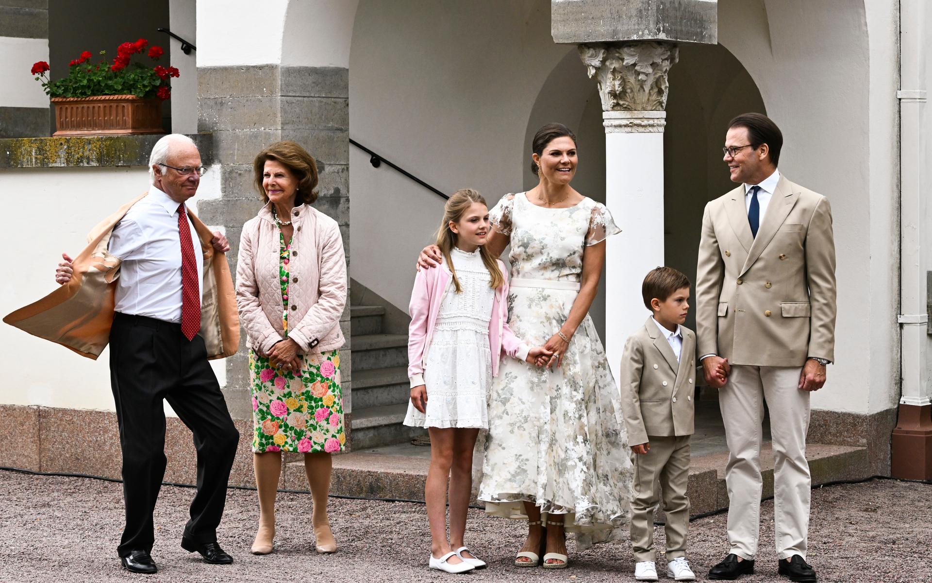 Den 14 juli i år var det dags igen att fira kronprinsessan Victorias födelsedag på Solliden. Det gjorde hon som vanligt med kung Carl Gustaf, drottning Silvia, prinsessan Estelle, prins Oscar och prins Daniel. Arkivbild.