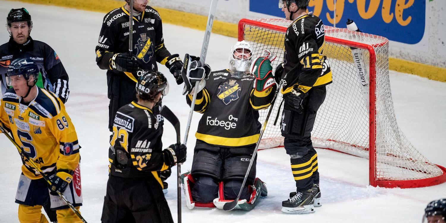 AIK jublar efter segern mot Södertälje.