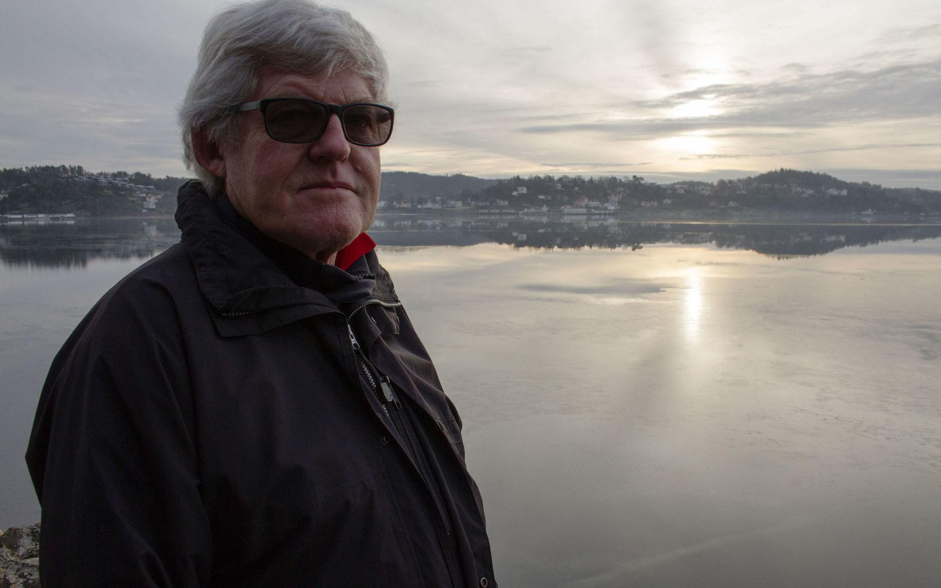 En gc-väg på pontoner blir också en strandpromenad, säger Göran Kron om sitt förslag.