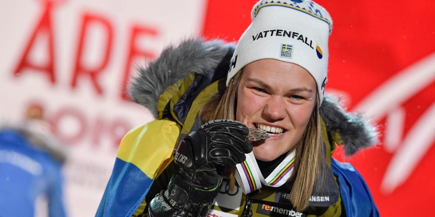 VM-silvermedaljören Anna Swenn-Larsson åker parallellslalom i Stockholm på tisdag.