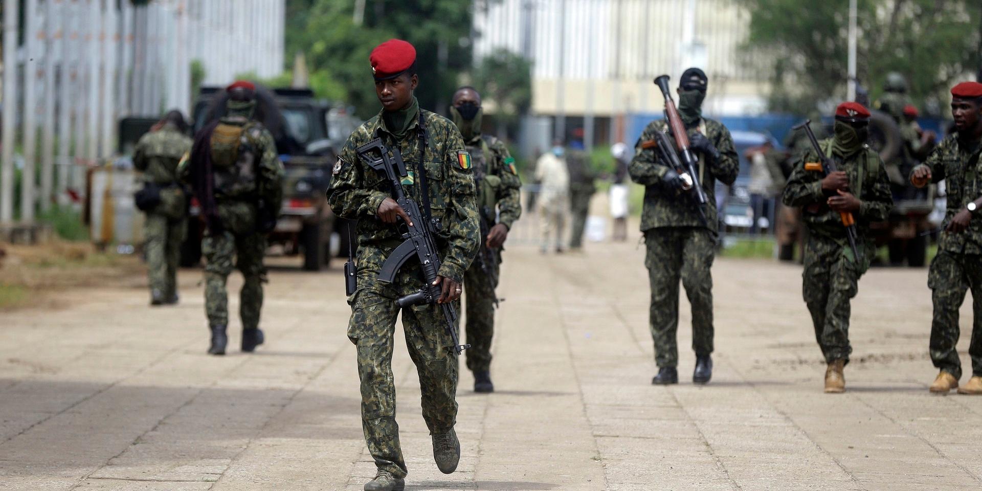 Soldater patrullerar Guineas huvudstad Conakry, bild från förra veckan.