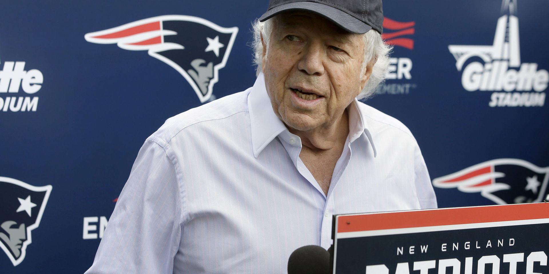 New England Patriots ägare Robert Kraft sålde en Super Bowl-ring och ska skänka pengarna till välgörande ändamål. Arkivbild.