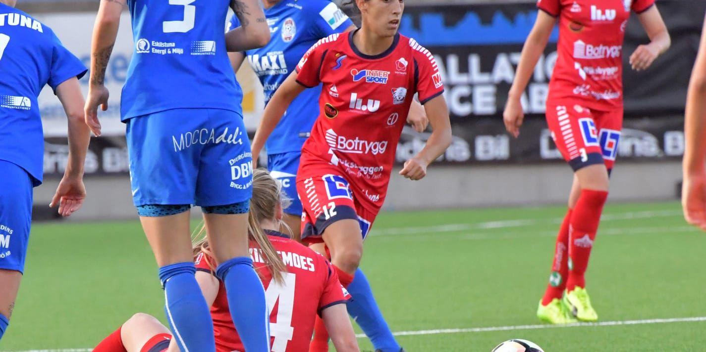 Linköpings knäskadade Claudia Neto, här i den allsvenska matchen mot Eskilstuna i juni, kan eventuellt spela helgens seriefinal mot Rosengård. Arkivbild.