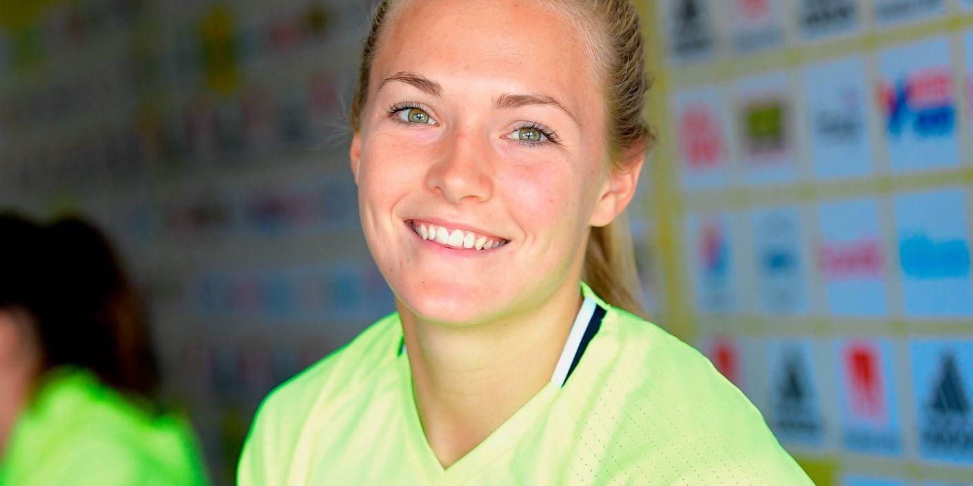 Magdalena Eriksson under lördagens träningspass för landslaget i Arnhem.