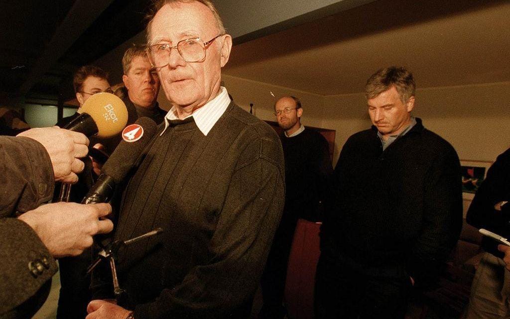  1999, Kamprad avgick 1999 som koncernchef. Han efterträdes av Anders Dalvig.