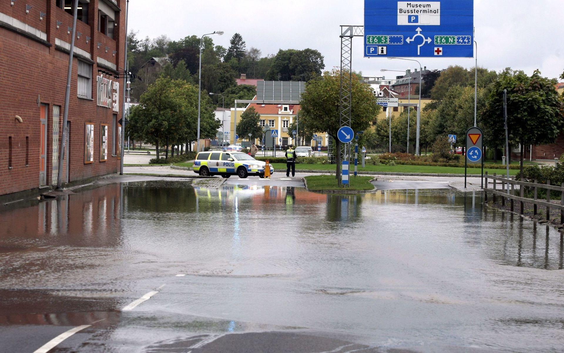 Översvämning på Lagerbergsgatan, vattenläcka *** Local Caption *** Översvämning