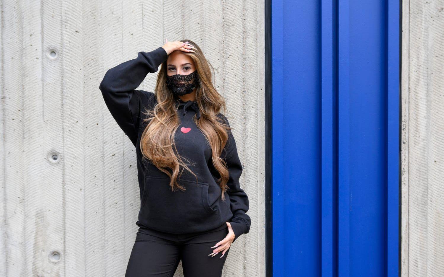 "Jag har alltid varit en Mellonörd och beroende på vem som har vunnit så har jag följt Eurovision", säger Felicia inför avresan till Wien.