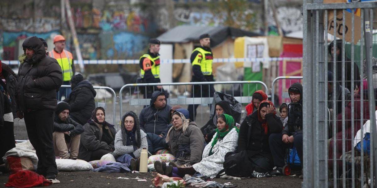 Avvisade. EU-migranter i lägret på Industrigatan i Malmö, väntar på att bli avvisade i november 2015.
