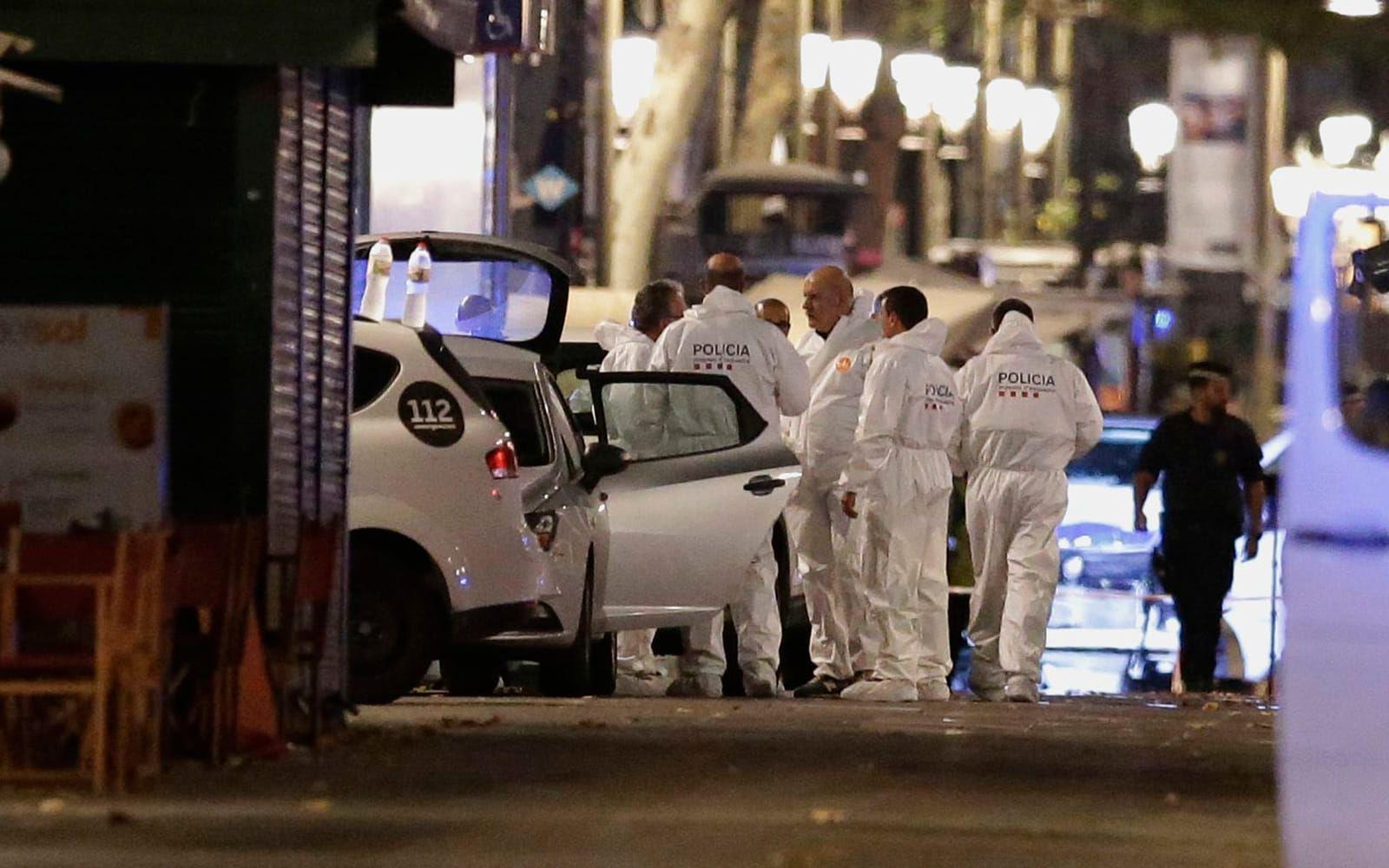 Under natten till fredagen sköt spansk polis ihjäl fem terrorister som försökte utföra en ny attack. FOTO: TT

