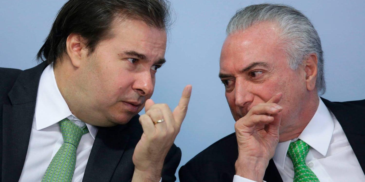 Talmannen Rodrigo Maia och Brasiliens president Michel Temer, under ett samtal i Planalto, presidentpalatset i Brasília.