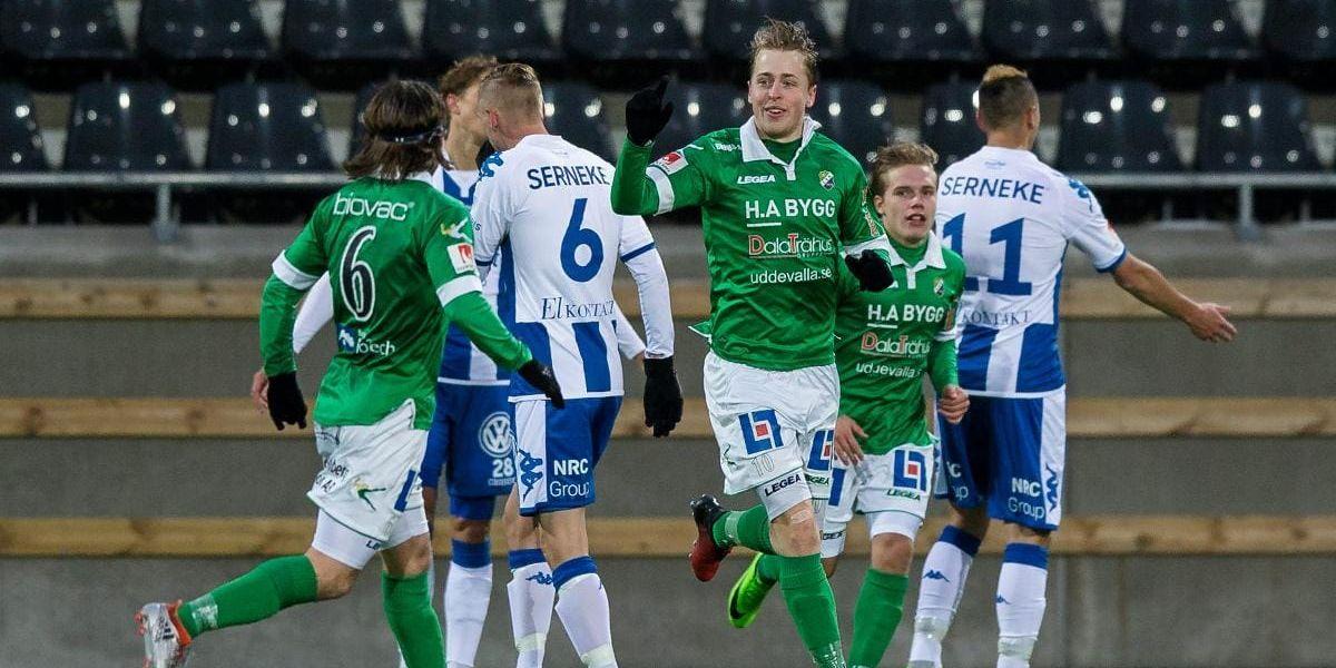 Robin Strömberg jublar efter reduceringen till 3–1 mot IFK Göteborg.
