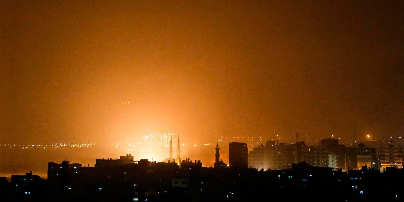 Himlen över Gazaremsan lystes upp under attacken från Israel.