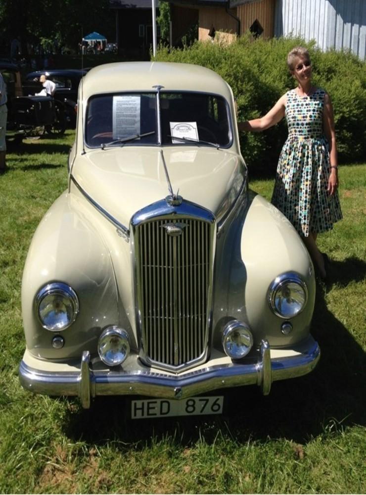 ”Min ögonsten, varit vår familjebil sen 50 talet och många minnen är förknippade med denna bil. Wolseley 4/55, 50 års modell”