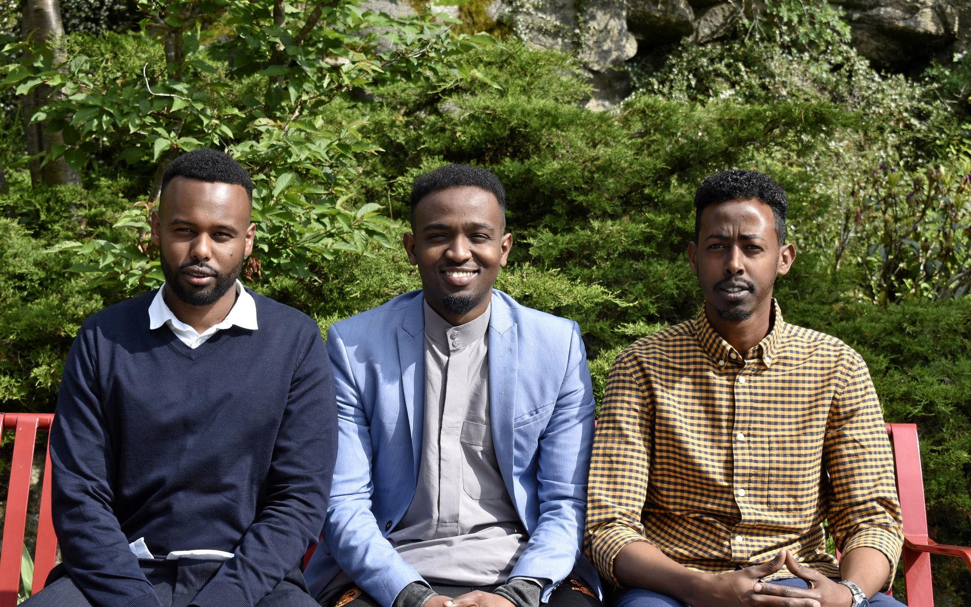 Bashash Mohamed, Abdi Hasan, och Abdulahi Mohamat firar Eid tillsammans i Dalaberg centrum. 