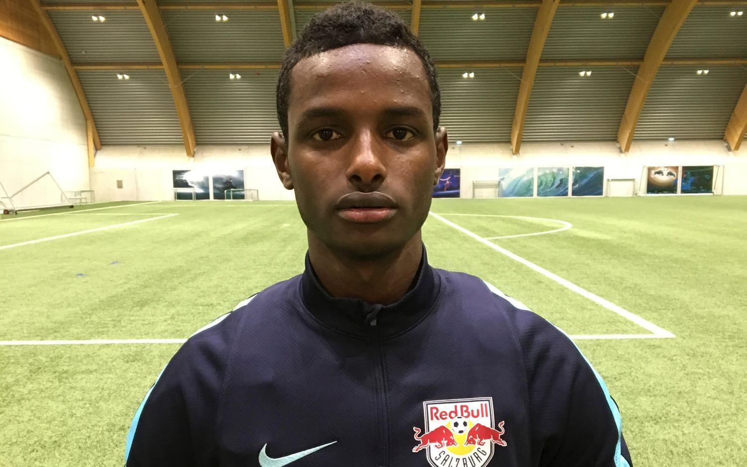 Speciell talang. 16-årige Adeek Galleyr från Uddevalla har provtränat med österrikiska FC Red Bull Salzburg.
