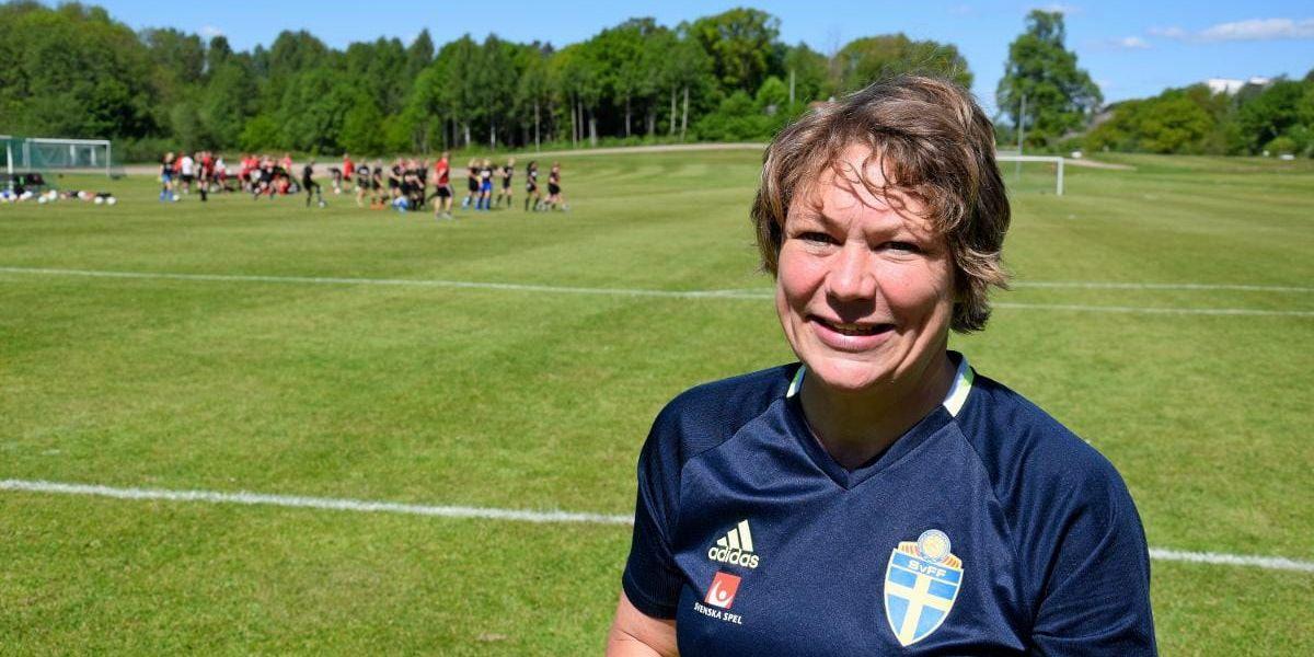 SIKTAR PÅ SLUTSPEL. U21-landslagets förbundskapten Katarina Olsson var i Uddevalla för att kolla anläggningarna inför höstens UEM-kval och passade samtidigt på att besöka Uddevallalägret.