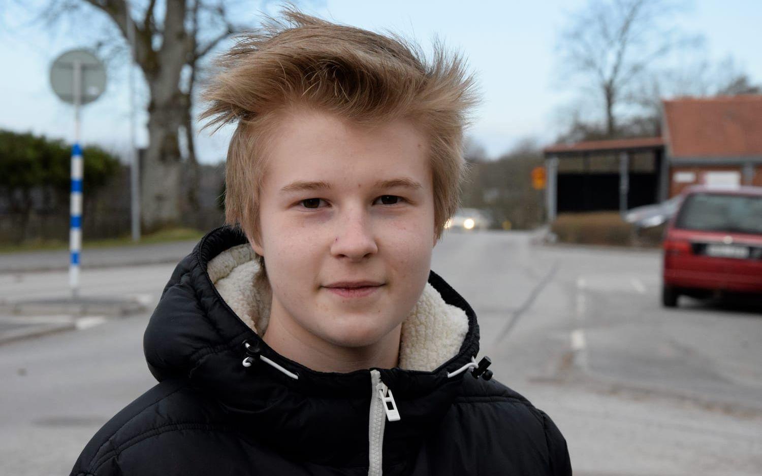 Arvid Ivarsson Furufors, 15 år tycker att Tanums shoppingcenter är det bästa här.