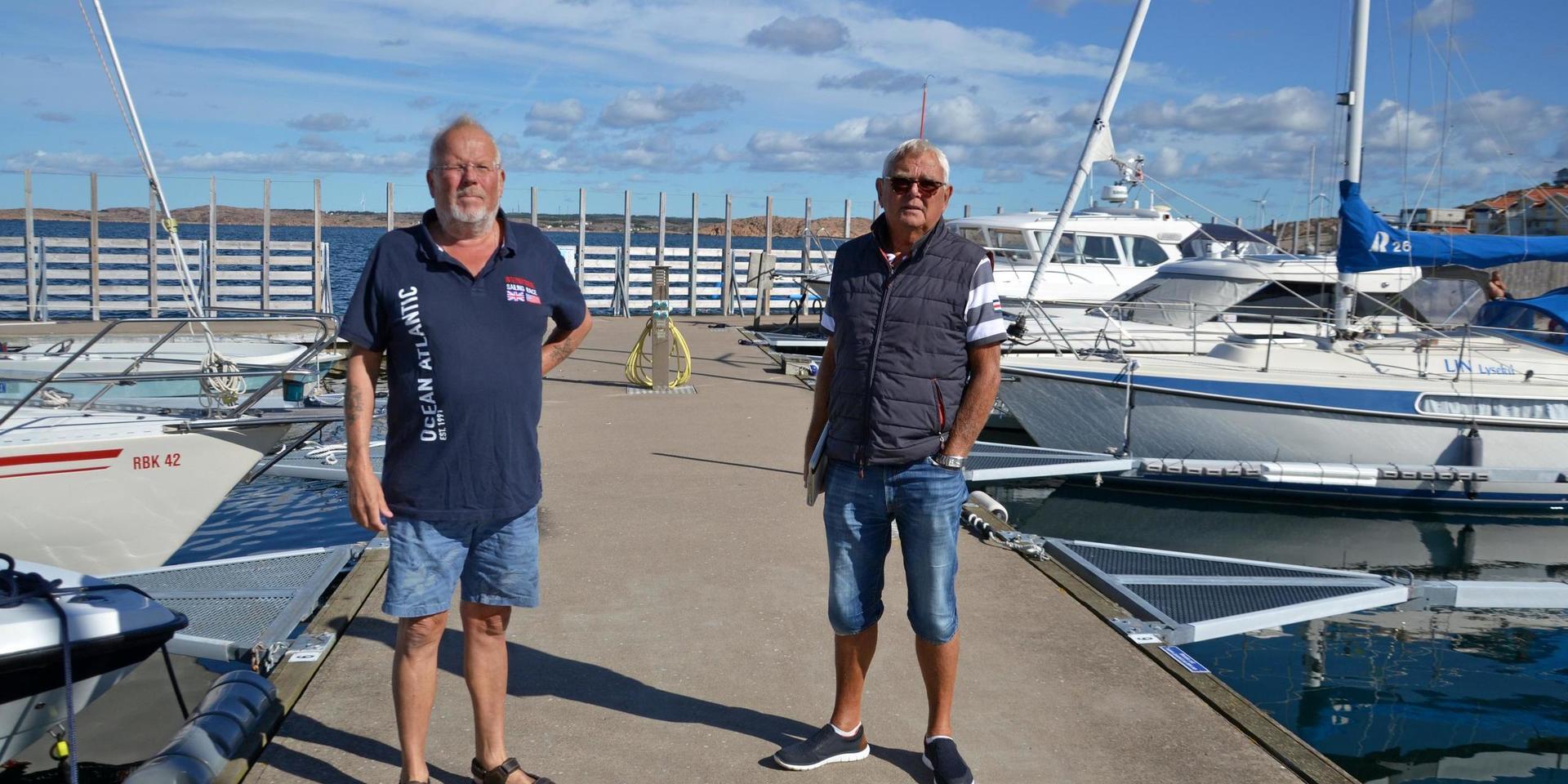 Lars Melkersson och Hasse Skarp är två av dem som hyr båtplats i Norra hamnen och som tycker att det finns problem med säkerheten som kommunen borde ta tag i.