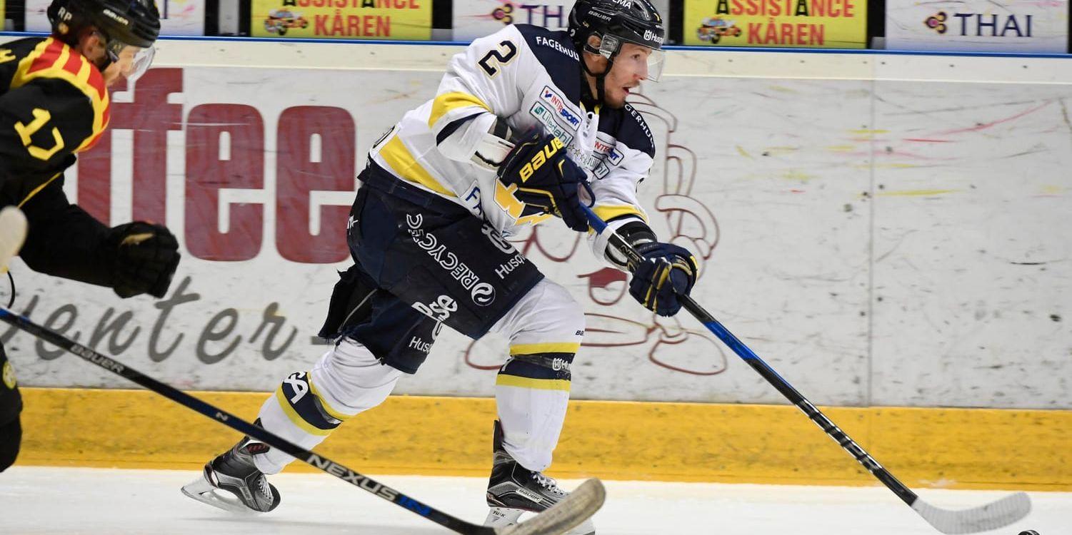 HV71:s Kristofer Berglund är axelskadad och blir borta resten av säsongen. Arkivbild.