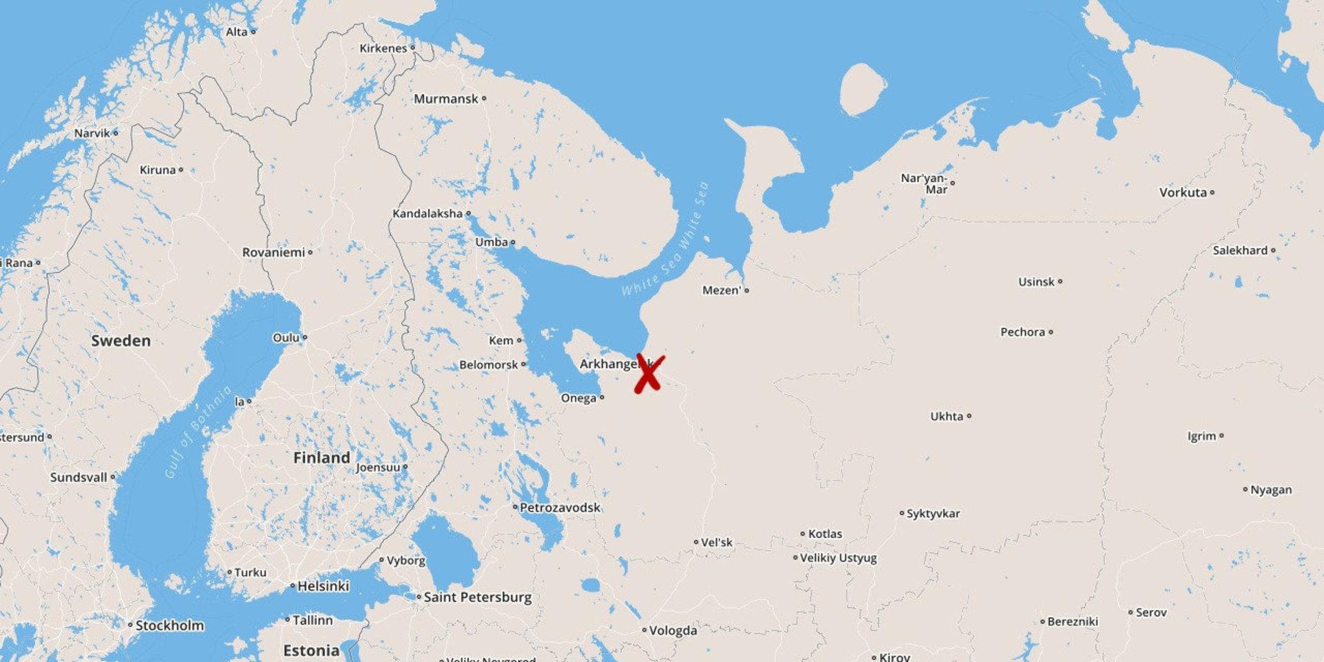 Efter olyckan i närheten av Archangelsk stängde ryska myndigheter av Dvinabukten i Vita havet för all skeppstrafik i en månad, utan att ange några detaljer om varför.