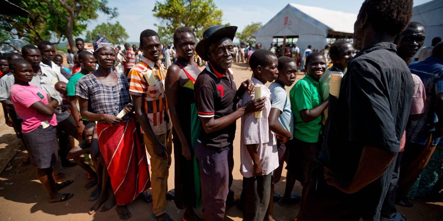 Flyktingar från Sydsudan vid ett mottagningscenter i norra Uganda. Arkivbild.