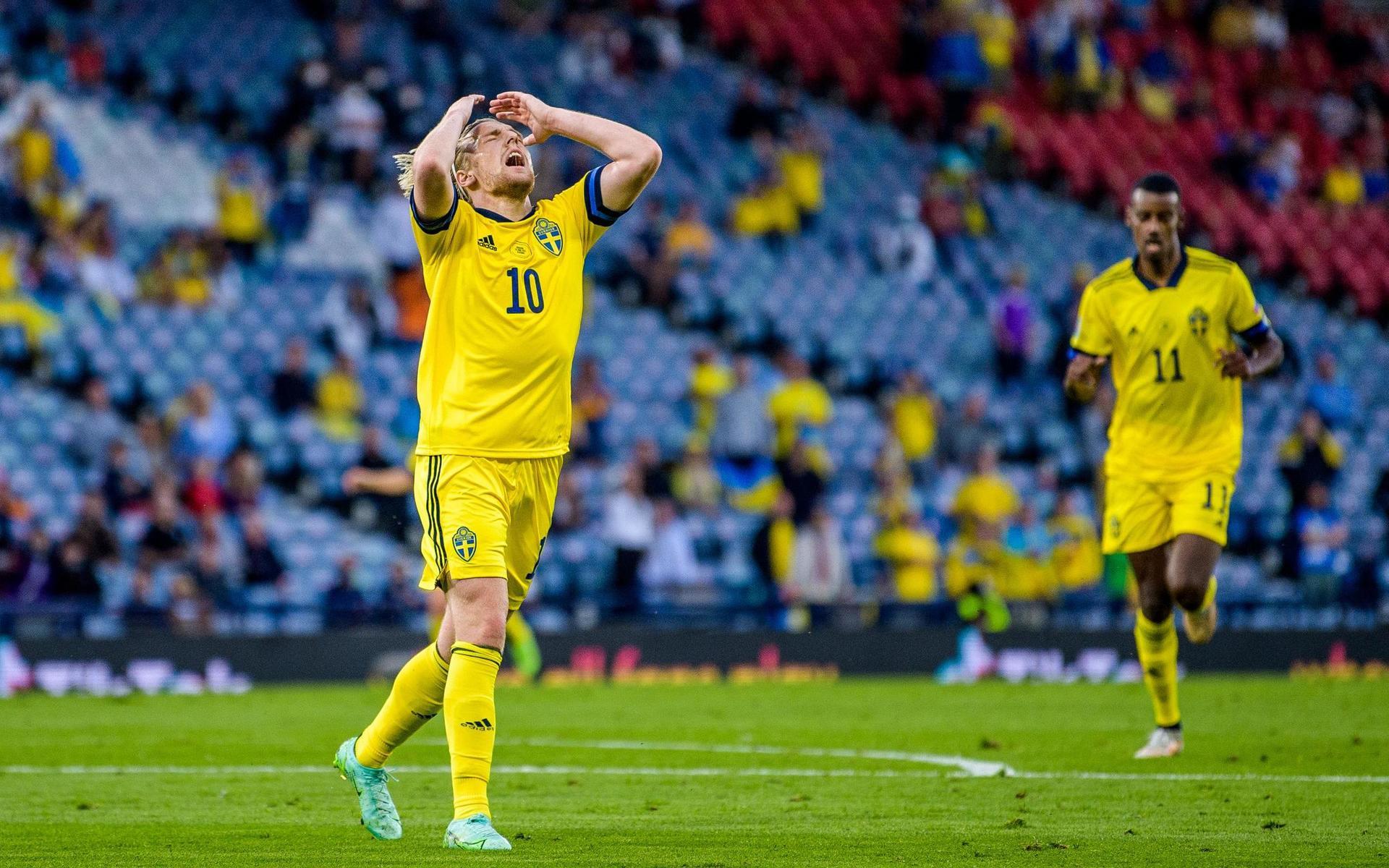 Emil Forsberg of Sweden looks dejected during the UEFA Euro 2020 Football Championship round of 16 match between Sweden and Ukraina on June 29, 2021 in Glasgow.