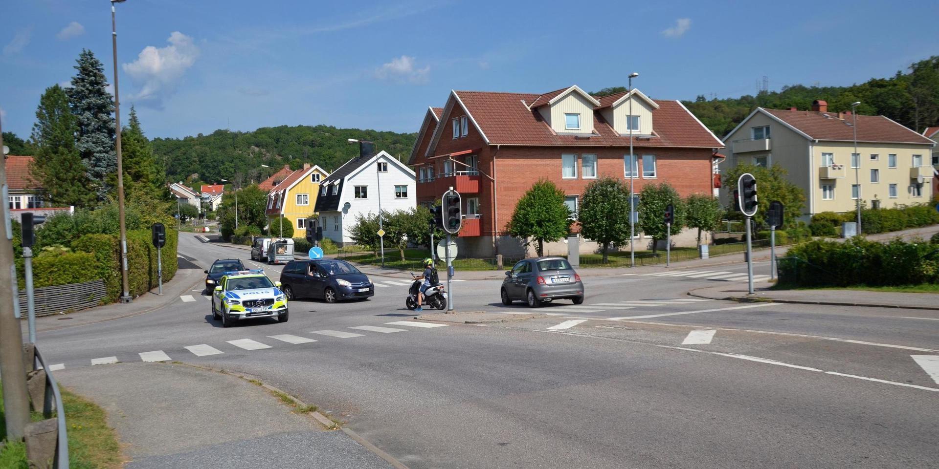 Korsningen vid Edingsvägen/Erik Dahlbergsgatan ska byggas om och stängs av för all fordonstrafik vecka 36-48. Gående och cyklister kan ta sig igenom arbetsområdet.