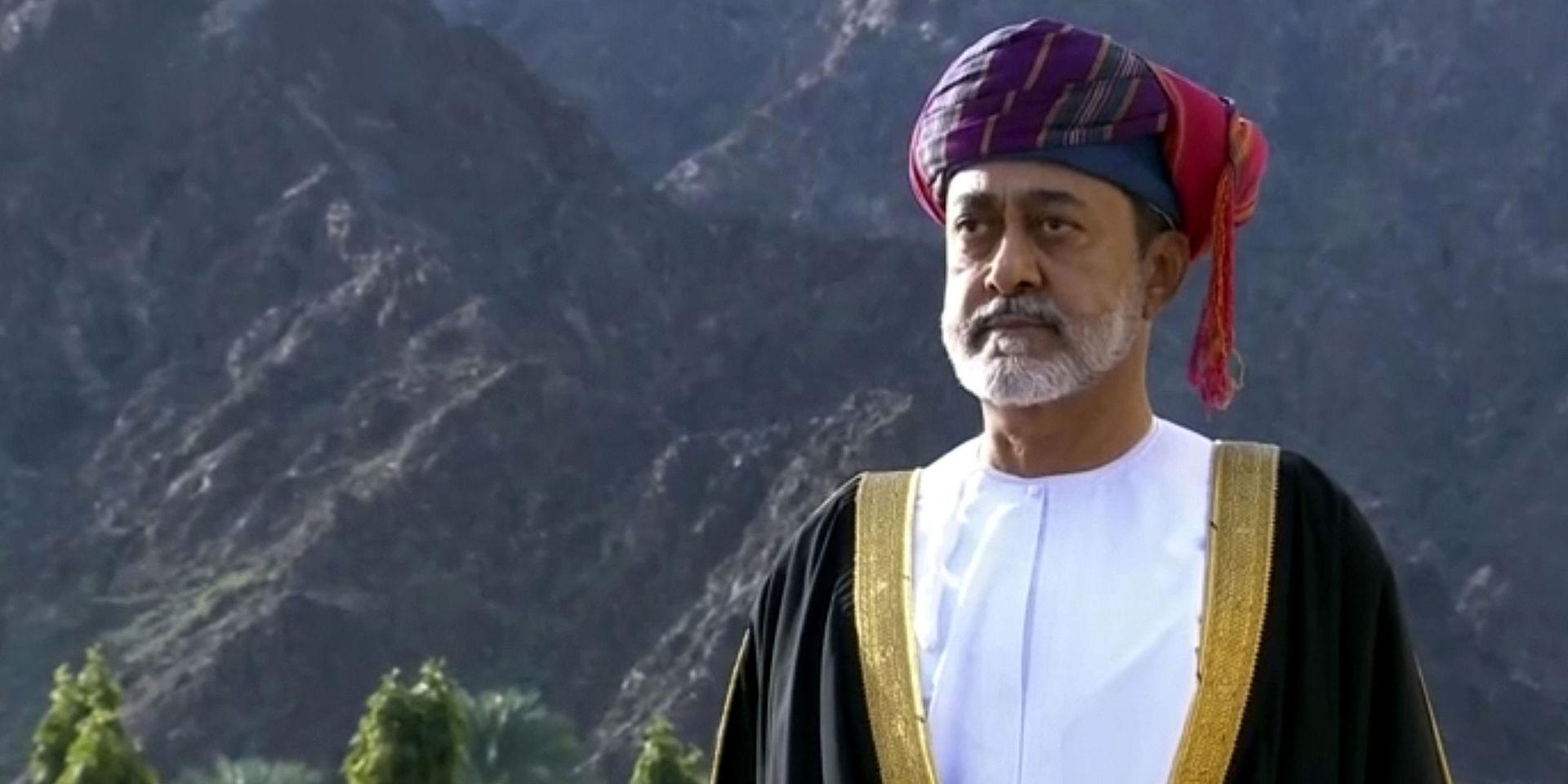 Sultan Haitham bin Tariq stryker föregångarens namn ur Omans nationalsång. Arkivbild.