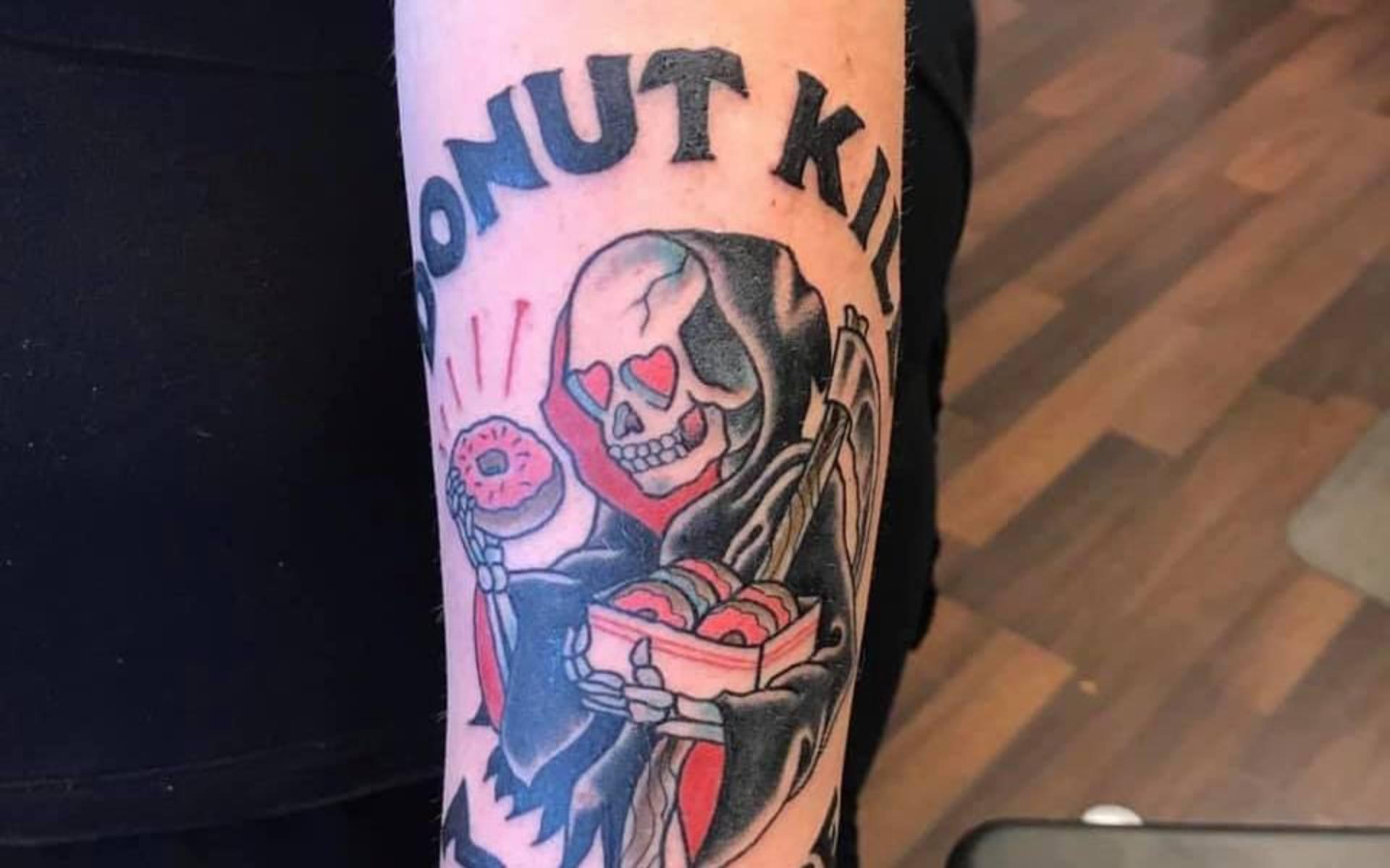 Min favorit tatuering för jag älskar donuts och vinna vore ju alltid kul 😂😍