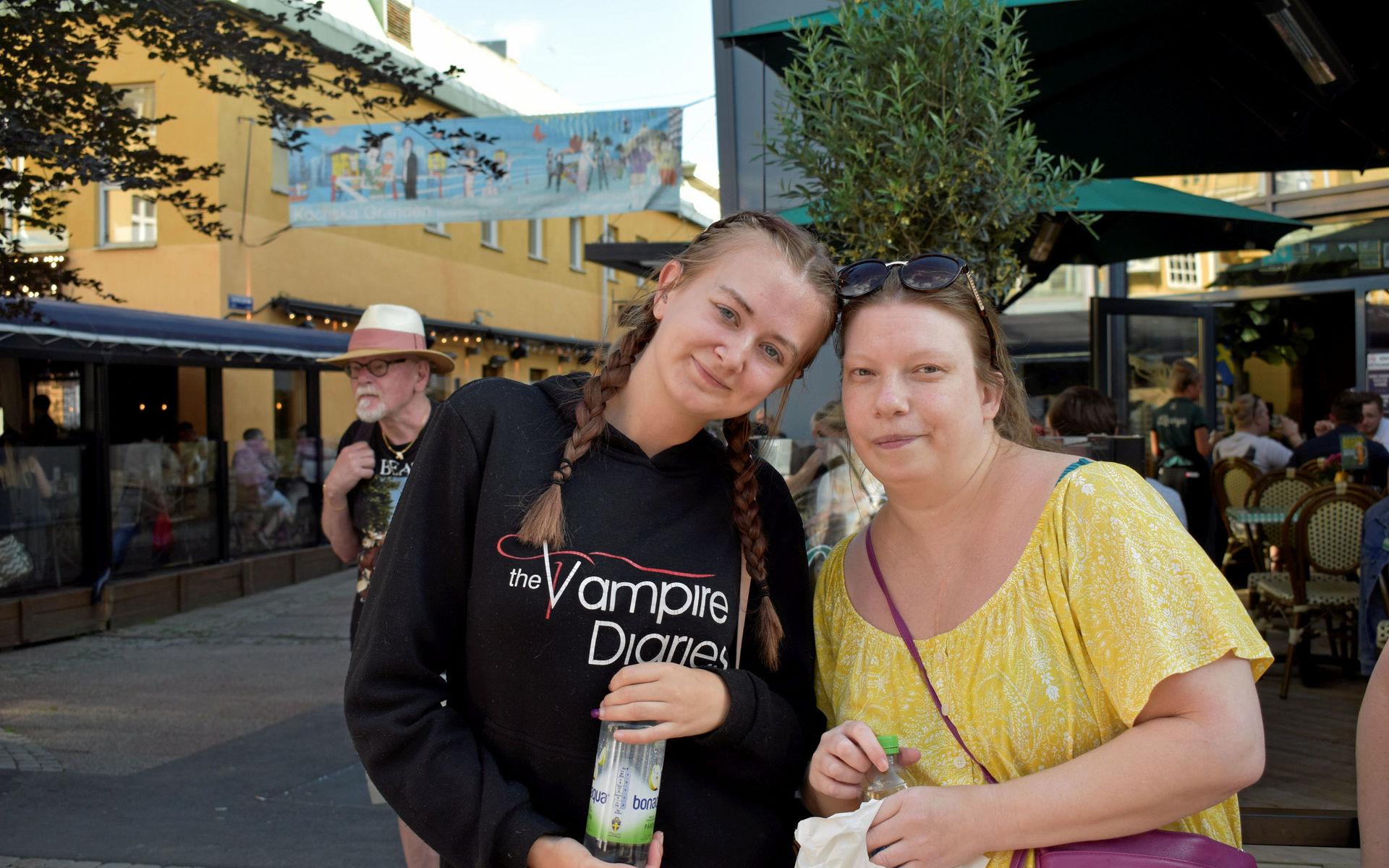 Kristin Widhe och Tove Augustinsson spenderade hela kvällen i Uddevalla.