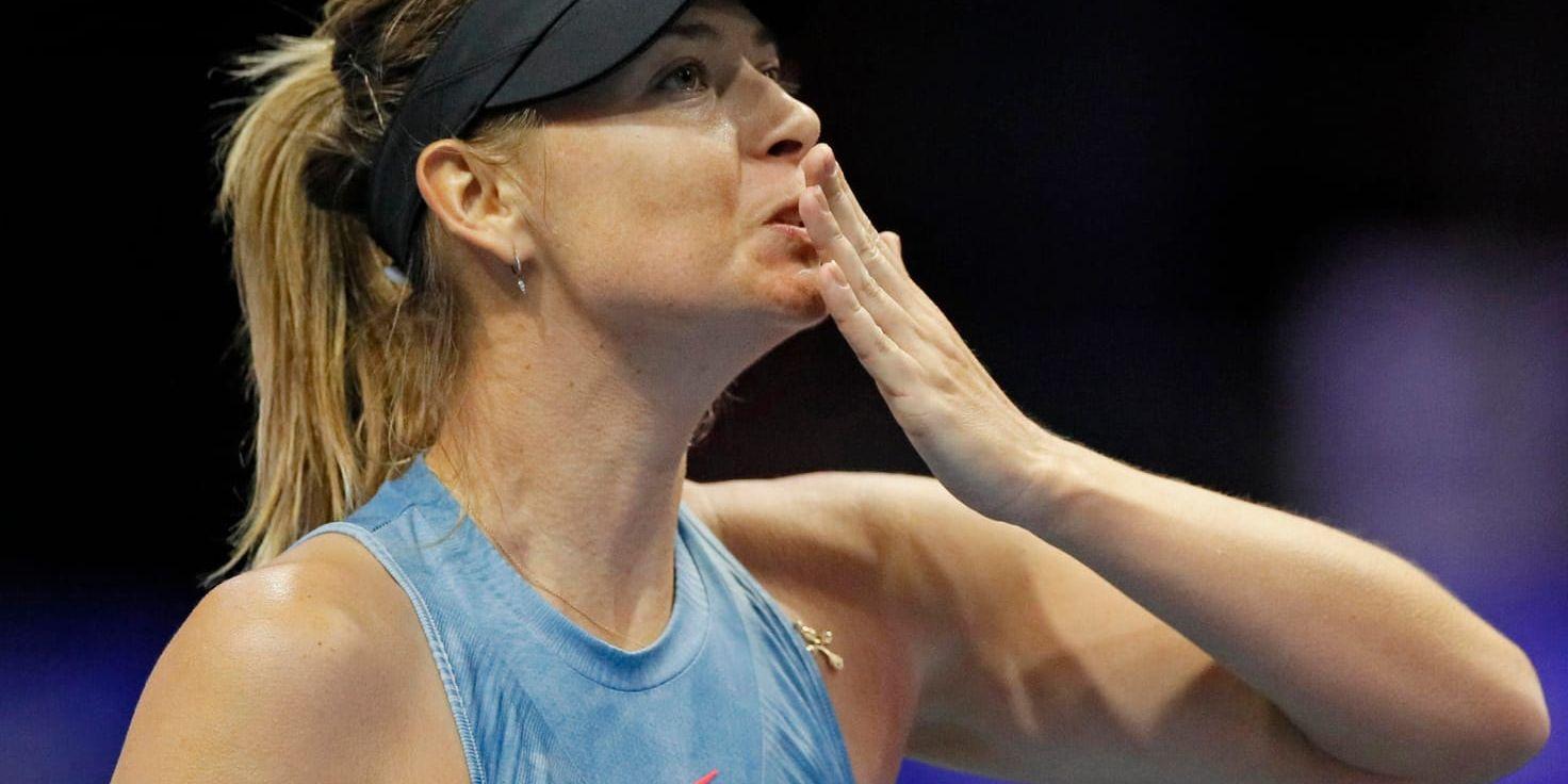 Tennisstjärnan Maria Sjarapova har axelproblem. Arkivbild.
