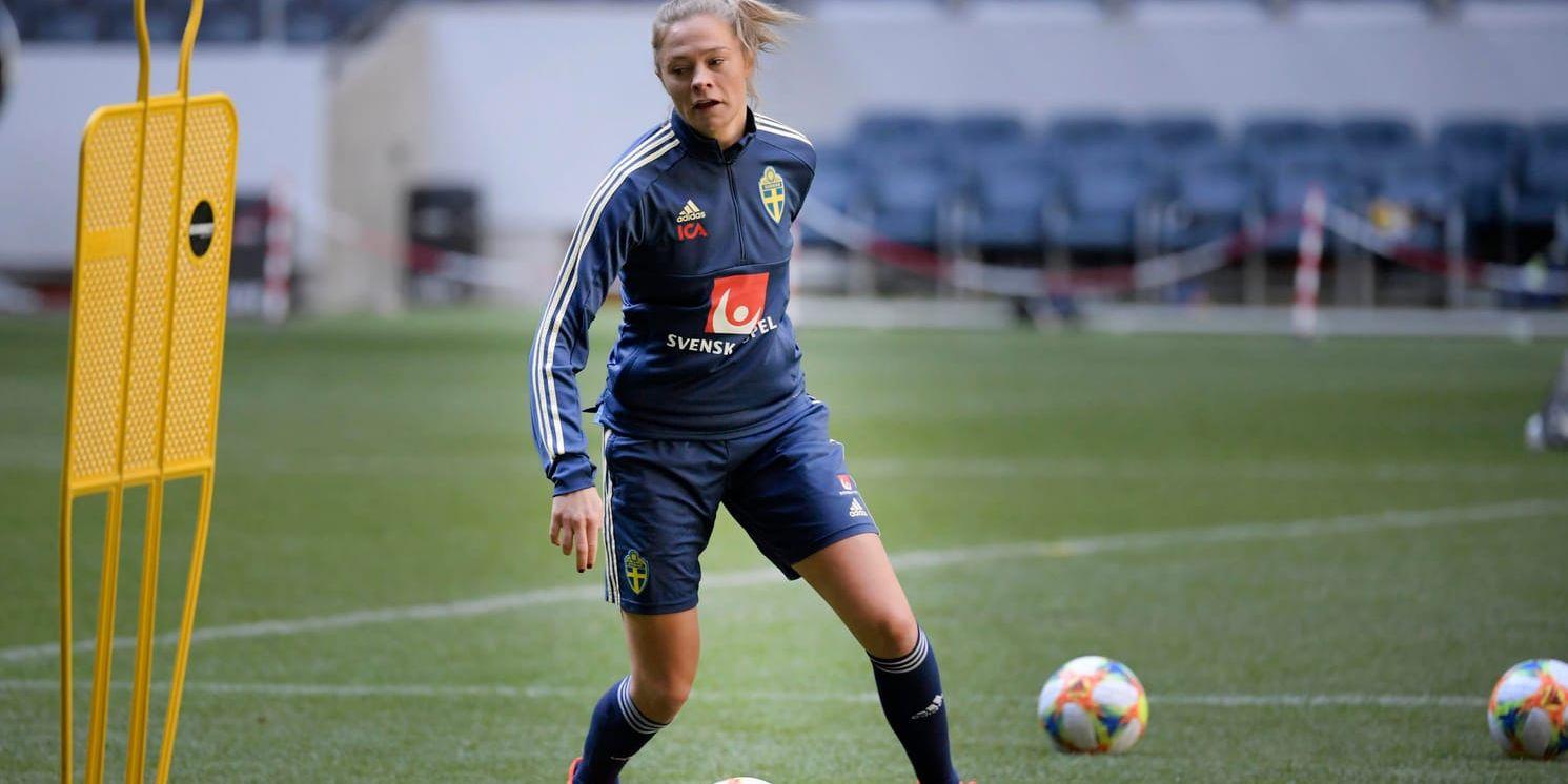 Fridolina Rolfö under landslagets träning inför mötet med Tyskland på Friends arena.