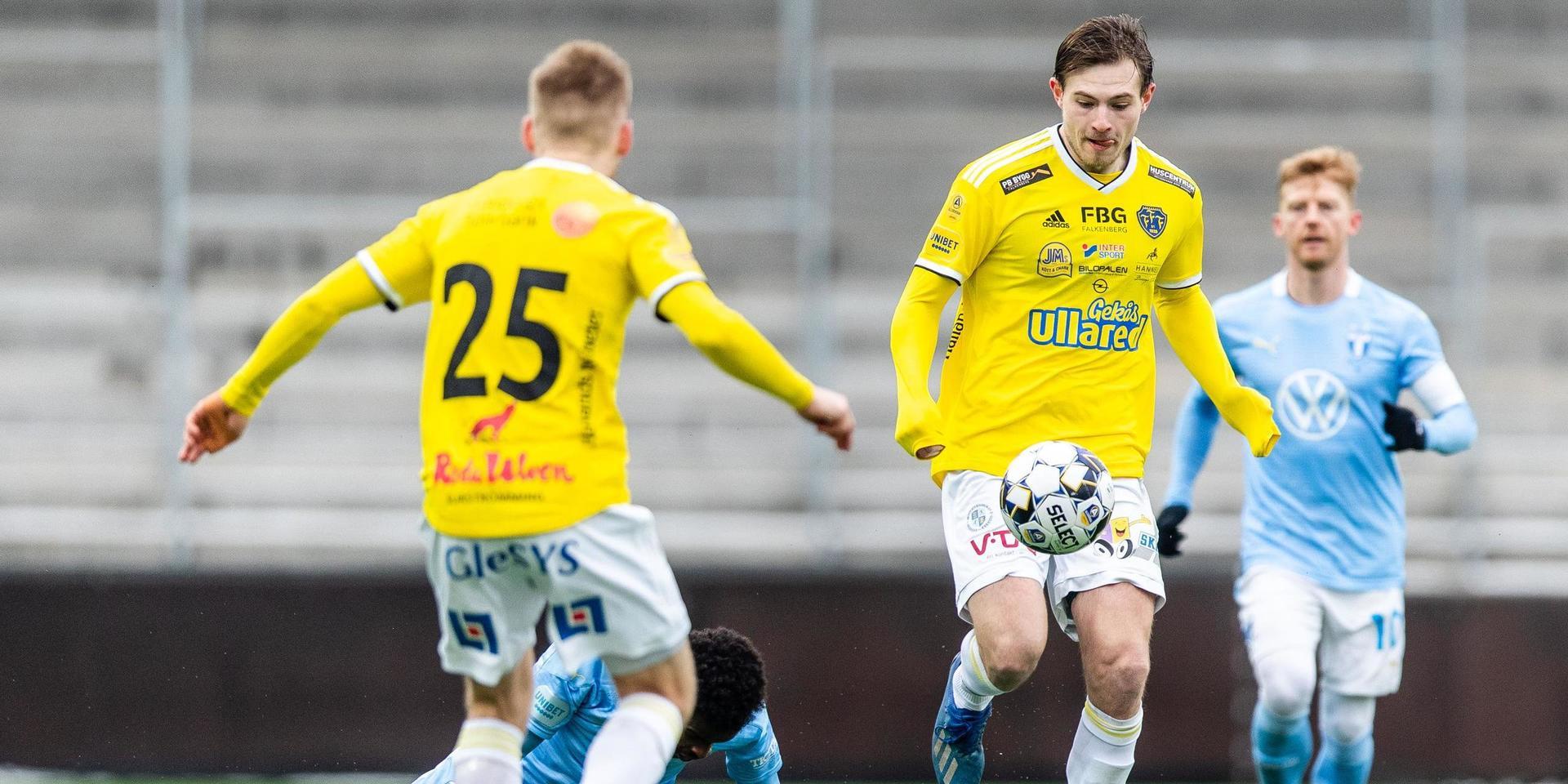 Den tidigare LSK-spelaren är skadad på nytt. Här syns Linus Dahl i en match mot Malmö FF tidigare i år. 