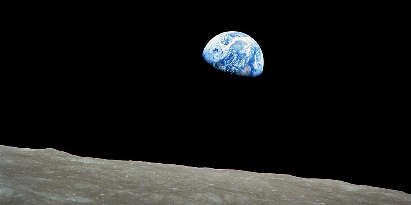 Den berömda bilden tagen från Apollo 8 på julaftonen 1968.