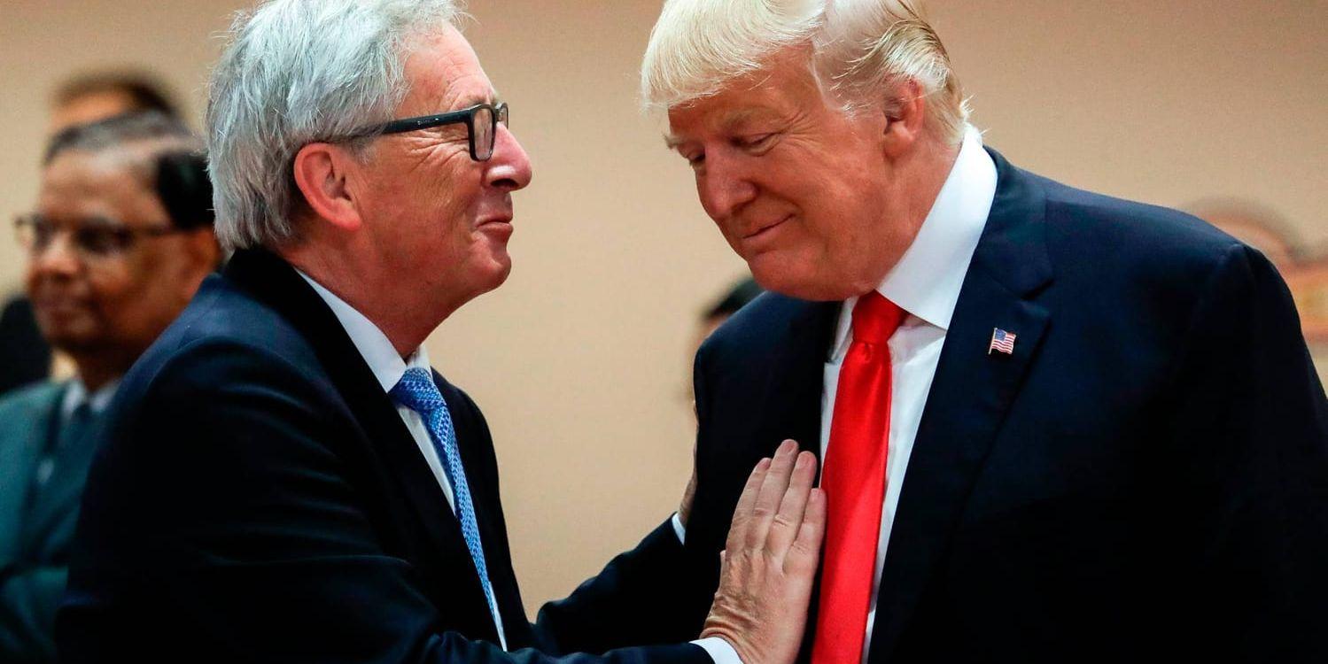 EU-kommissionens ordförande Jean-Claude Juncker och USA:s president Donald Trump möts på G20-mötet i Hamburg i juli. Arkivbild.