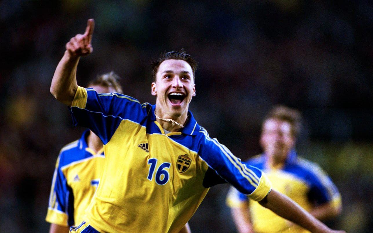 I oktober 2001 spräckte Zlatan sin målnolla i landslaget, i VM-kvalmatchen mot Azerbajdzjan. Foto: Bildbyrån