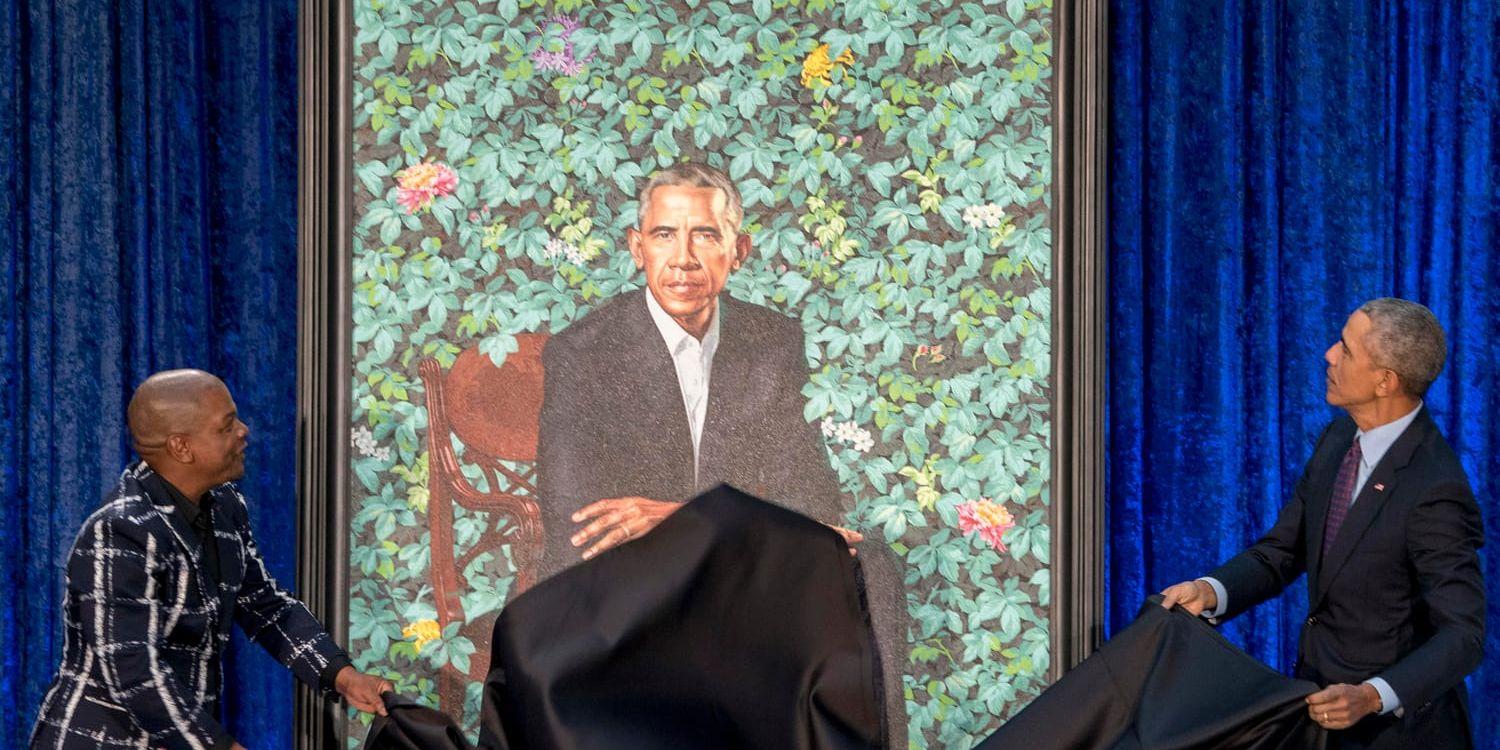 Kändisar lockade extra besökare till världens konstmuseer förra året. Kehinde Wileys porträtt av USA:s förre president Barack Obama hjälpte Smithsonians nationella porträttgalleri att öka sina besökssiffror. Arkivbild.